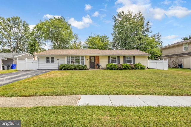 1305 HARWICH DR, Waldorf, MD 20601