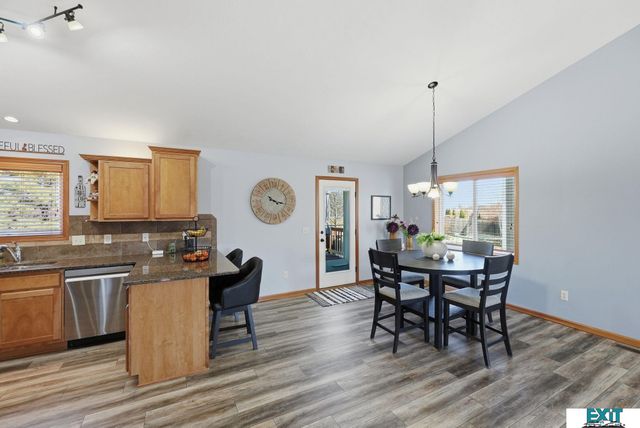 7930 Mandalay Drive, Lincoln, NE 68516