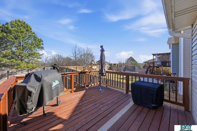 7930 Mandalay Drive, Lincoln, NE 68516