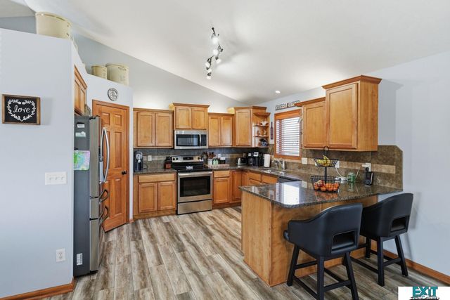 7930 Mandalay Drive, Lincoln, NE 68516