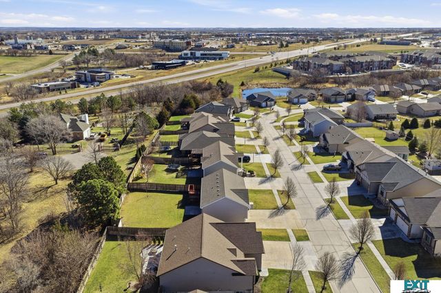 7930 Mandalay Drive, Lincoln, NE 68516