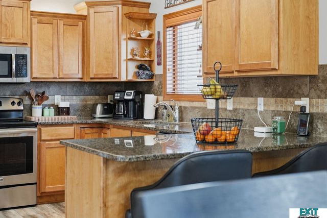 7930 Mandalay Drive, Lincoln, NE 68516