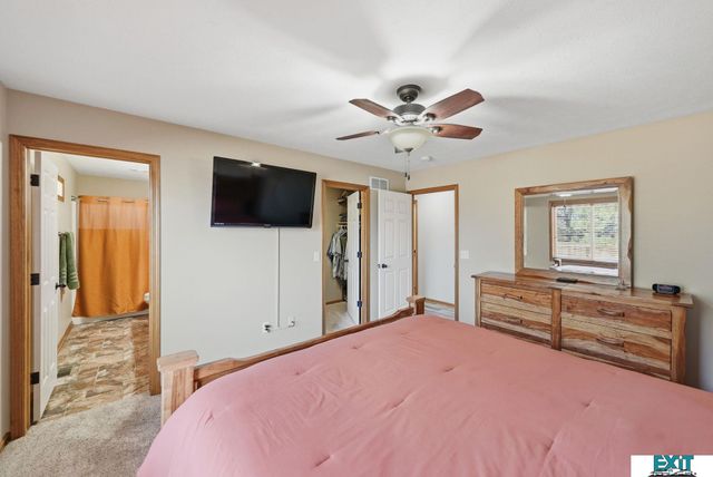 7930 Mandalay Drive, Lincoln, NE 68516