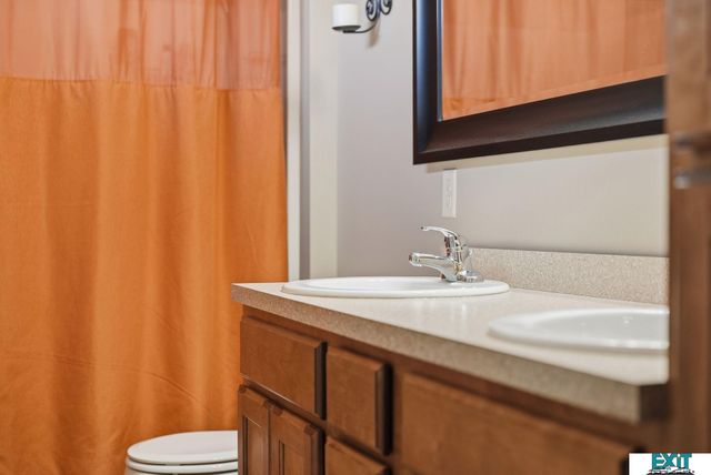 7930 Mandalay Drive, Lincoln, NE 68516