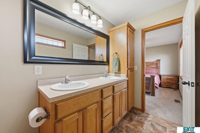 7930 Mandalay Drive, Lincoln, NE 68516