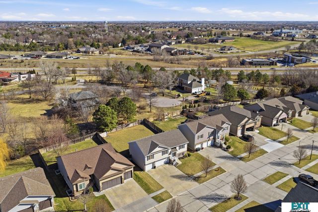 7930 Mandalay Drive, Lincoln, NE 68516