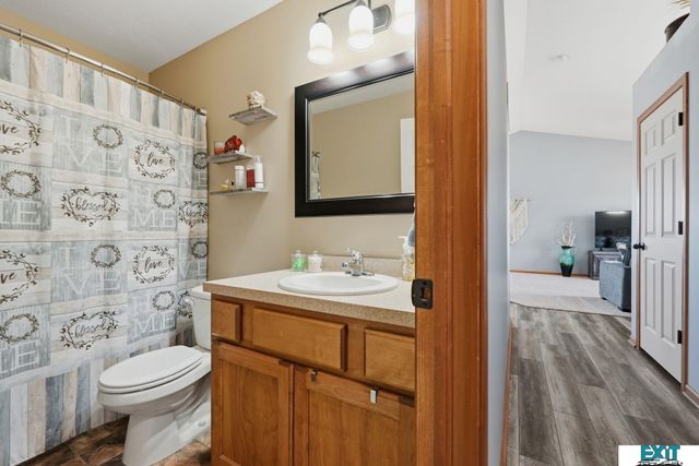 7930 Mandalay Drive, Lincoln, NE 68516