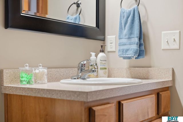 7930 Mandalay Drive, Lincoln, NE 68516