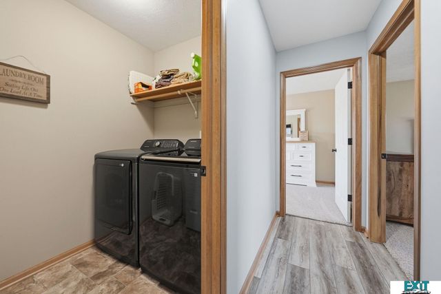 7930 Mandalay Drive, Lincoln, NE 68516