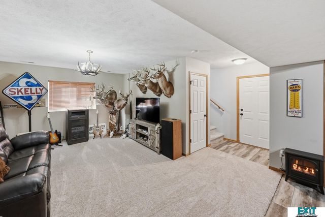 7930 Mandalay Drive, Lincoln, NE 68516