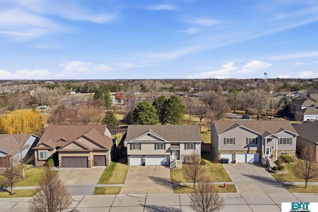 7930 Mandalay Drive, Lincoln, NE 68516