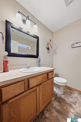 7930 Mandalay Drive, Lincoln, NE 68516