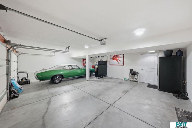 7930 Mandalay Drive, Lincoln, NE 68516