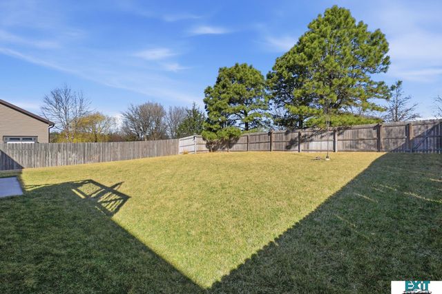 7930 Mandalay Drive, Lincoln, NE 68516