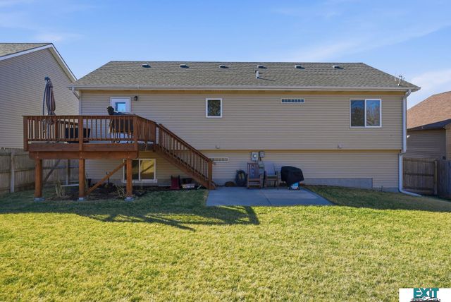 7930 Mandalay Drive, Lincoln, NE 68516