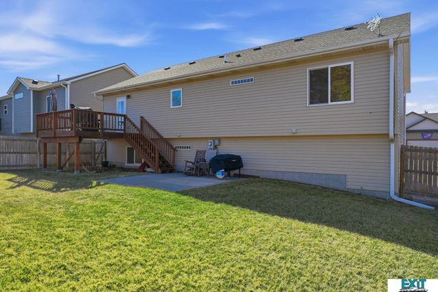 7930 Mandalay Drive, Lincoln, NE 68516