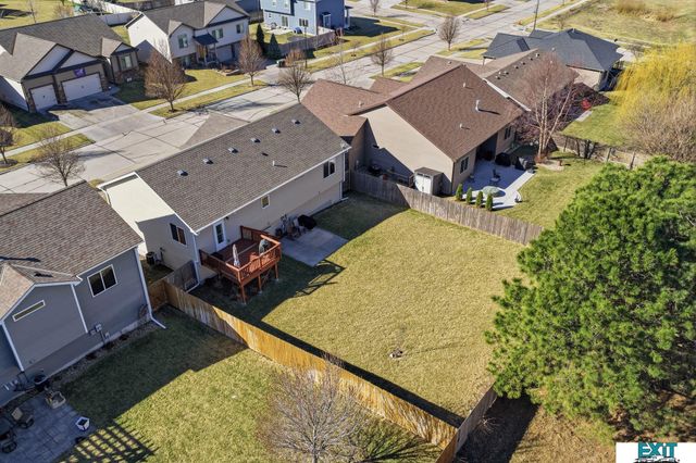 7930 Mandalay Drive, Lincoln, NE 68516