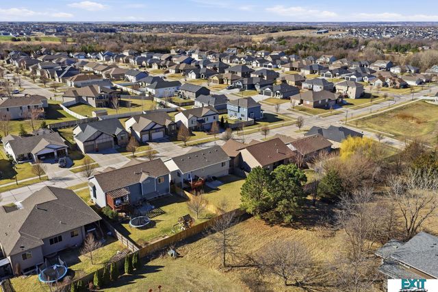 7930 Mandalay Drive, Lincoln, NE 68516