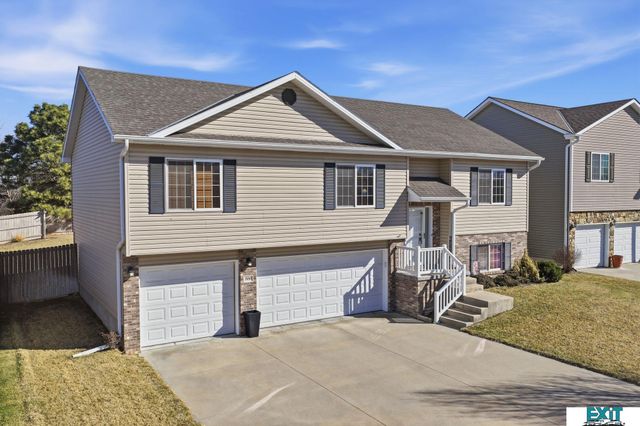 7930 Mandalay Drive, Lincoln, NE 68516