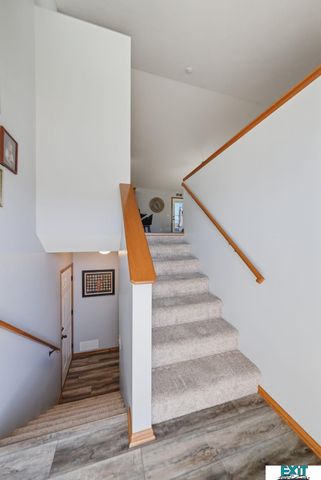 7930 Mandalay Drive, Lincoln, NE 68516