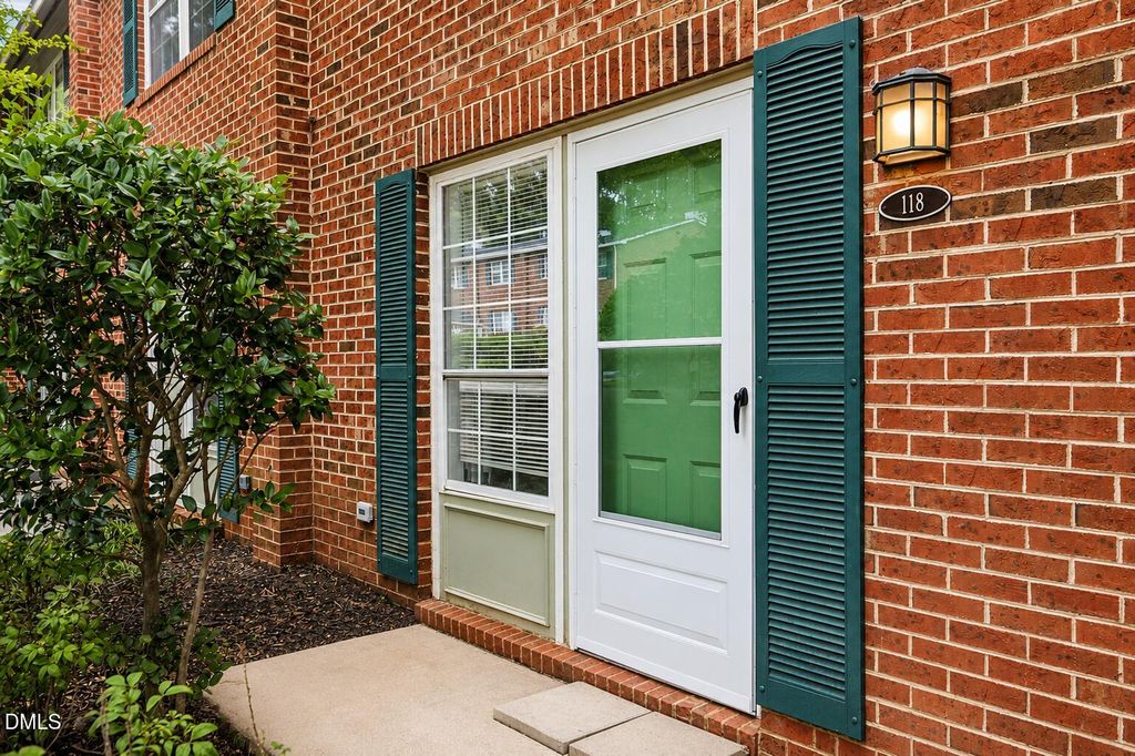 118 Friar Lane, Carrboro, NC 27510