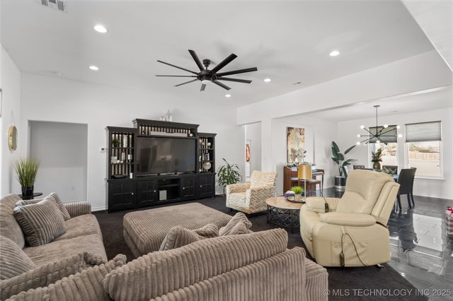 503 Brentain Lane, Madill, OK 73446