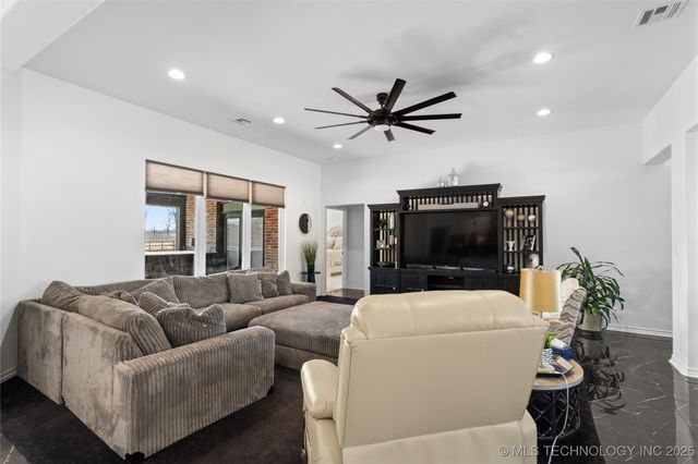 503 Brentain Lane, Madill, OK 73446