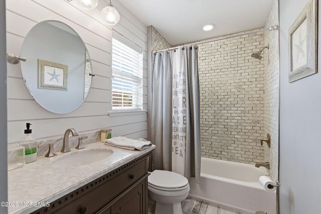 18 Carrie Drive, Howell, NJ 07731