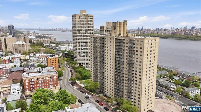 6600 JFK Blvd E, West New York, NJ 07093