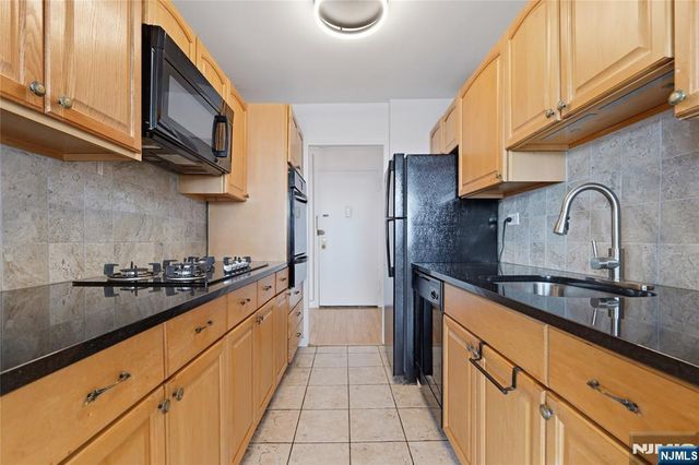 6600 JFK Blvd E, West New York, NJ 07093
