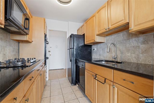 6600 JFK Blvd E, West New York, NJ 07093
