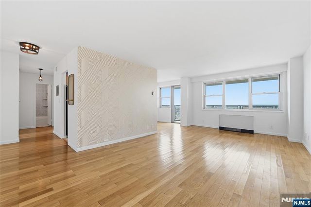 6600 JFK Blvd E, West New York, NJ 07093