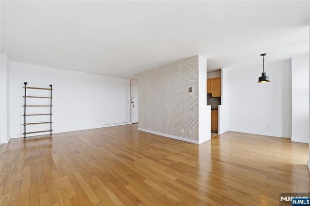 6600 JFK Blvd E, West New York, NJ 07093