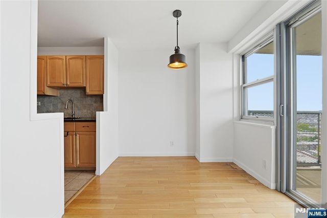 6600 JFK Blvd E, West New York, NJ 07093