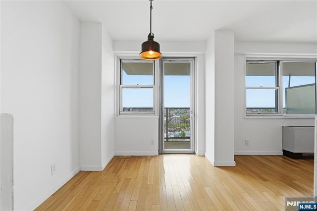 6600 JFK Blvd E, West New York, NJ 07093