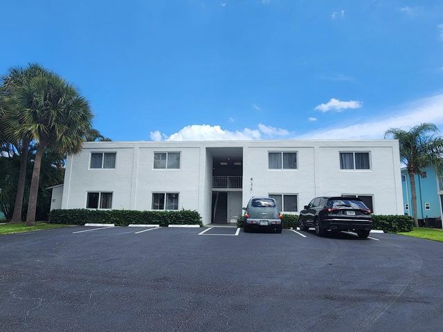 412 Northlake Court Apt 5, North Palm Beach, FL 33408
