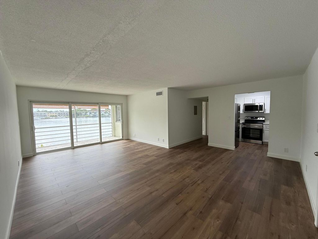 412 Northlake Court Apt 5, North Palm Beach, FL 33408