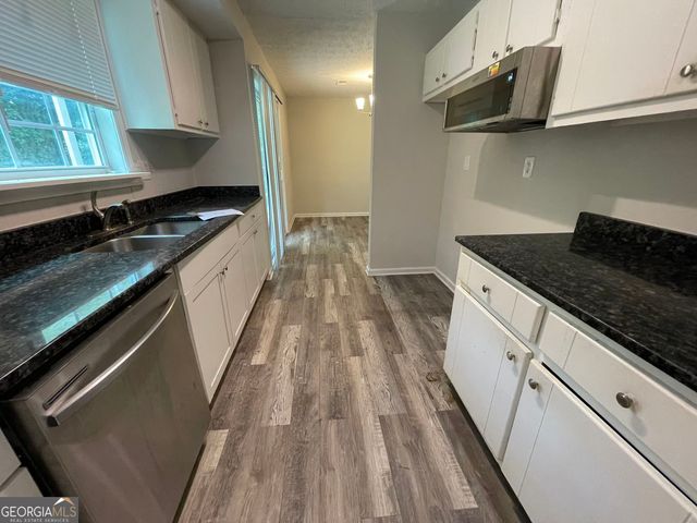 200 Glover Circle, Newnan, GA 30263