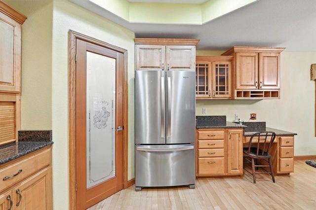 520 Bayberry LANE, Slinger, WI 53086