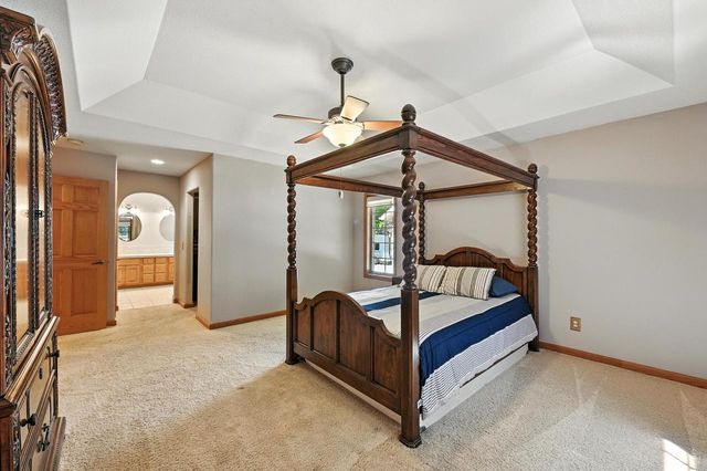 520 Bayberry LANE, Slinger, WI 53086