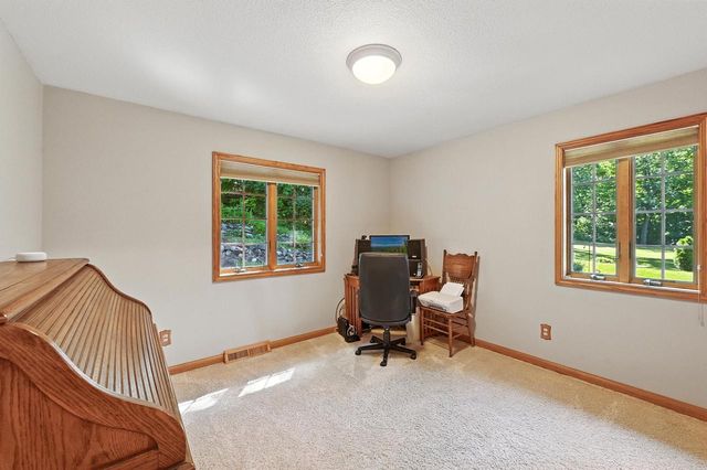 520 Bayberry LANE, Slinger, WI 53086