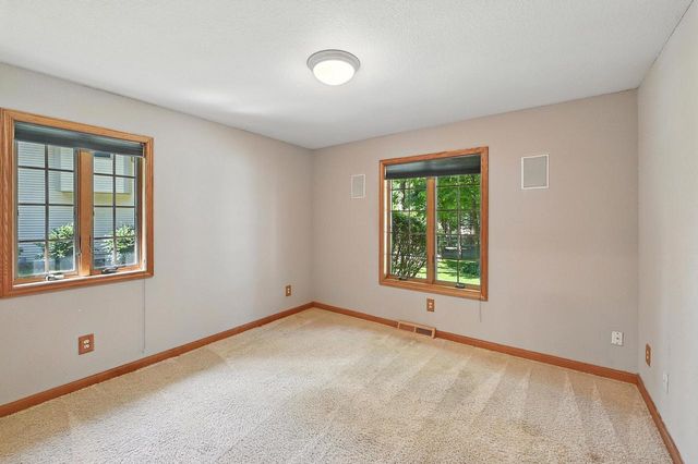 520 Bayberry LANE, Slinger, WI 53086