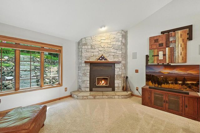 520 Bayberry LANE, Slinger, WI 53086