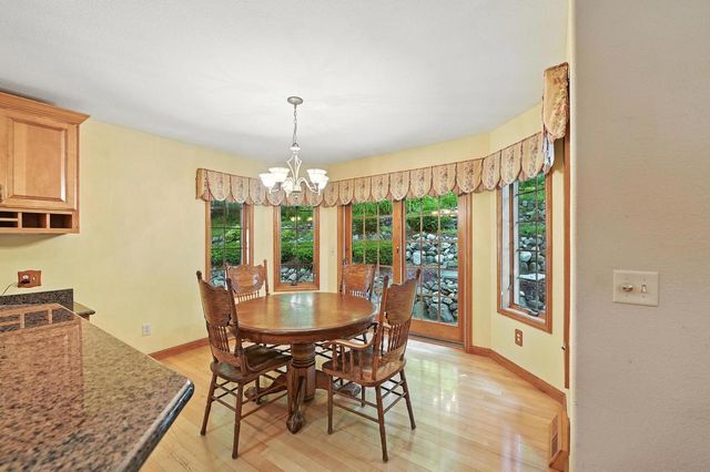 520 Bayberry LANE, Slinger, WI 53086