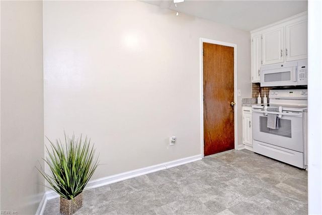 113 Virginia DR, Newport News, VA 23602