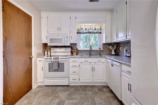 113 Virginia DR, Newport News, VA 23602