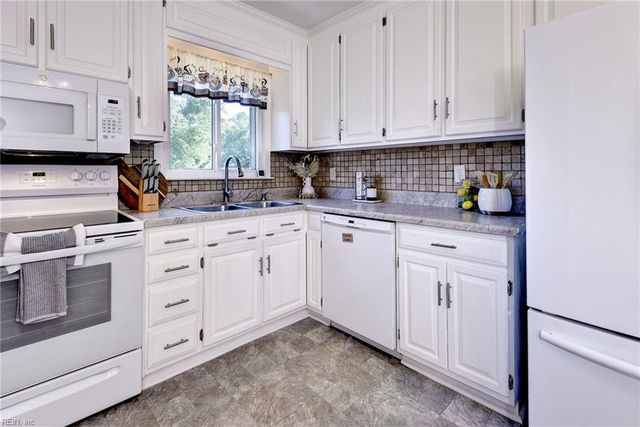 113 Virginia DR, Newport News, VA 23602