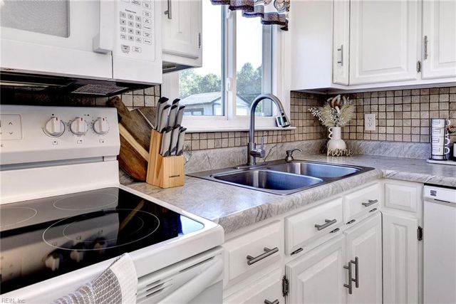 113 Virginia DR, Newport News, VA 23602