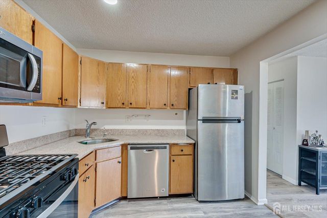 409 Lancaster Court, Piscataway, NJ 08854