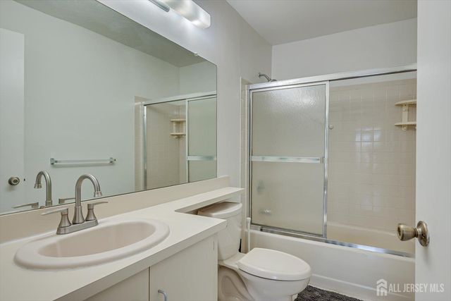 409 Lancaster Court, Piscataway, NJ 08854